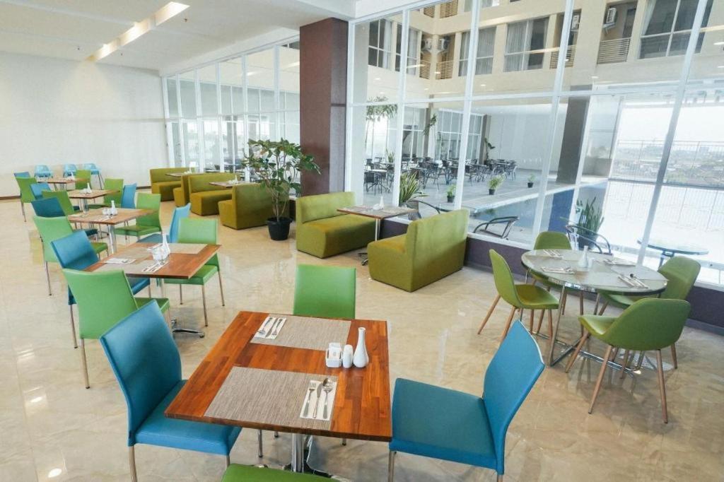 My Tower Hotel Surabaya Eksteriør bilde