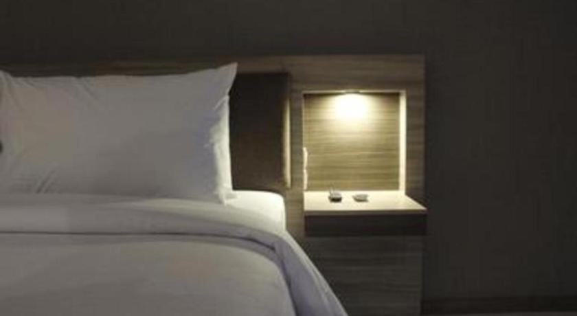 My Tower Hotel Surabaya Eksteriør bilde