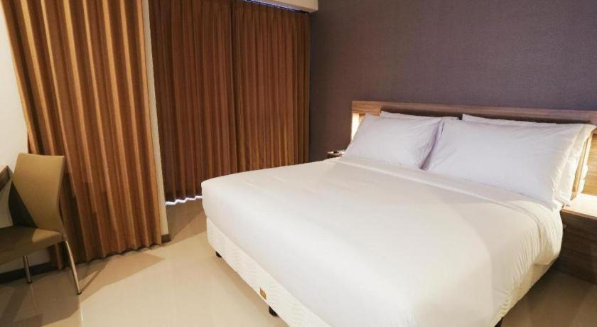 My Tower Hotel Surabaya Eksteriør bilde